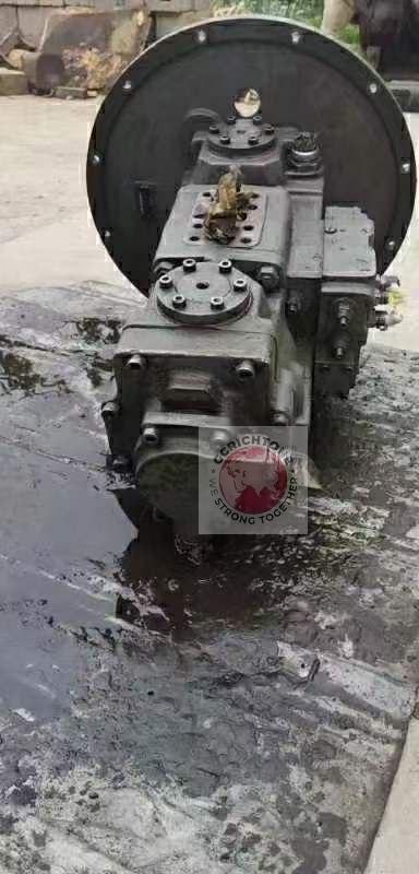 Главный гидравлический насос Liebherr R914